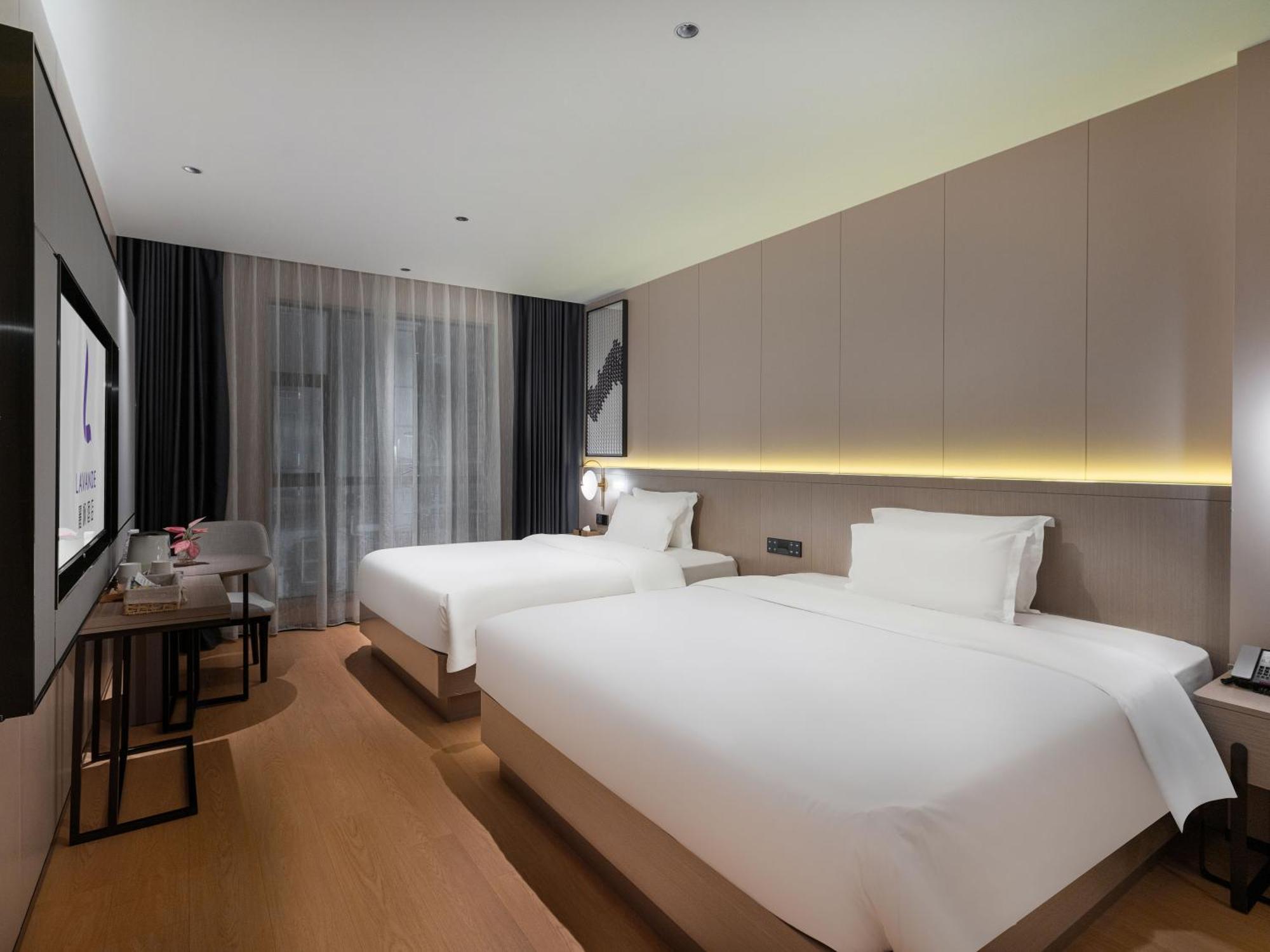 Lavande International Hotel Guangzhou Taikoo Hui Square Shipaiqiao Metro Station Branch - Free Shuttle Bus To Canton Fair Complex During Canton Fair Period & Free Vpn Internet Access Екстер'єр фото