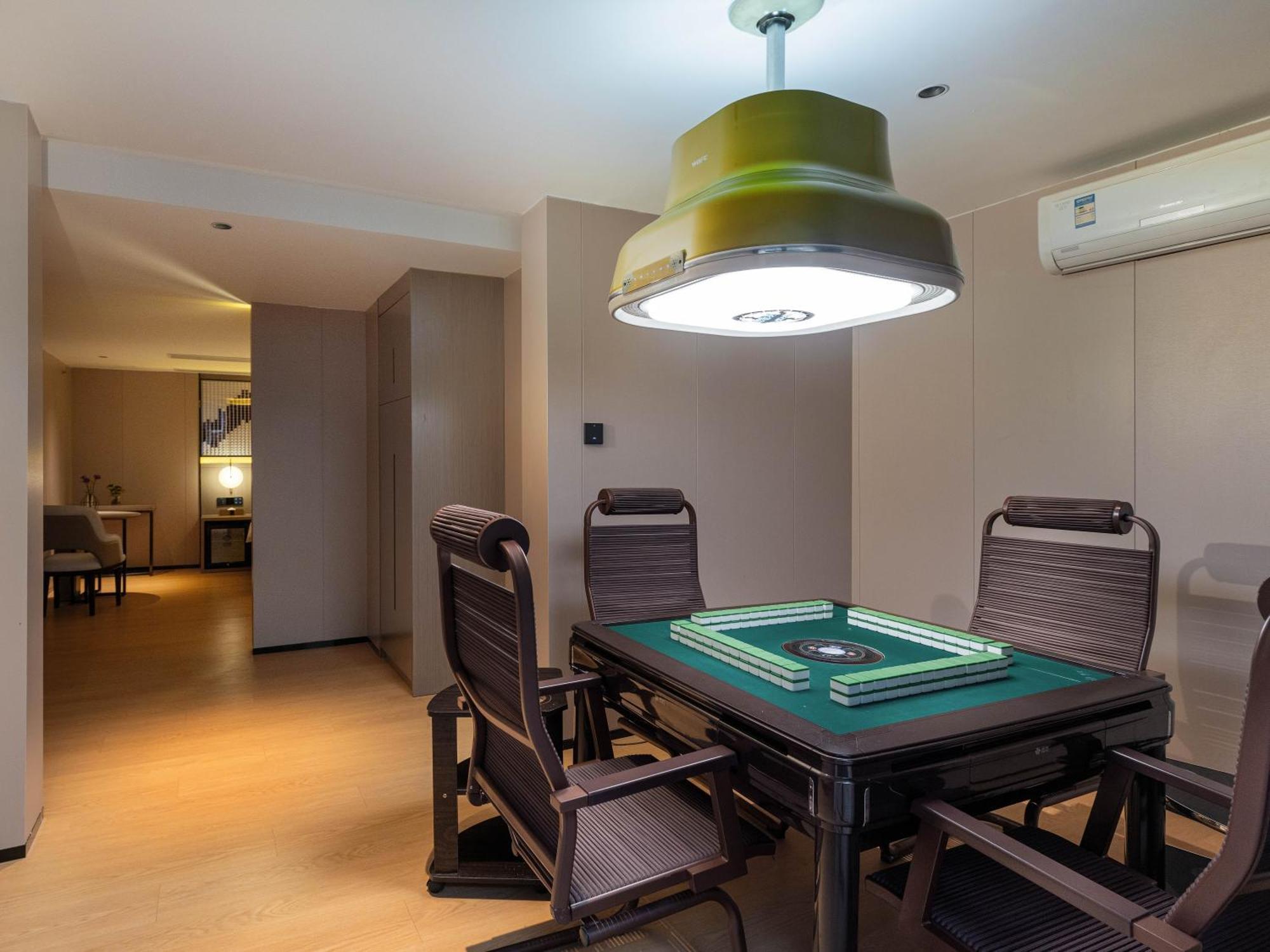 Lavande International Hotel Guangzhou Taikoo Hui Square Shipaiqiao Metro Station Branch - Free Shuttle Bus To Canton Fair Complex During Canton Fair Period & Free Vpn Internet Access Екстер'єр фото