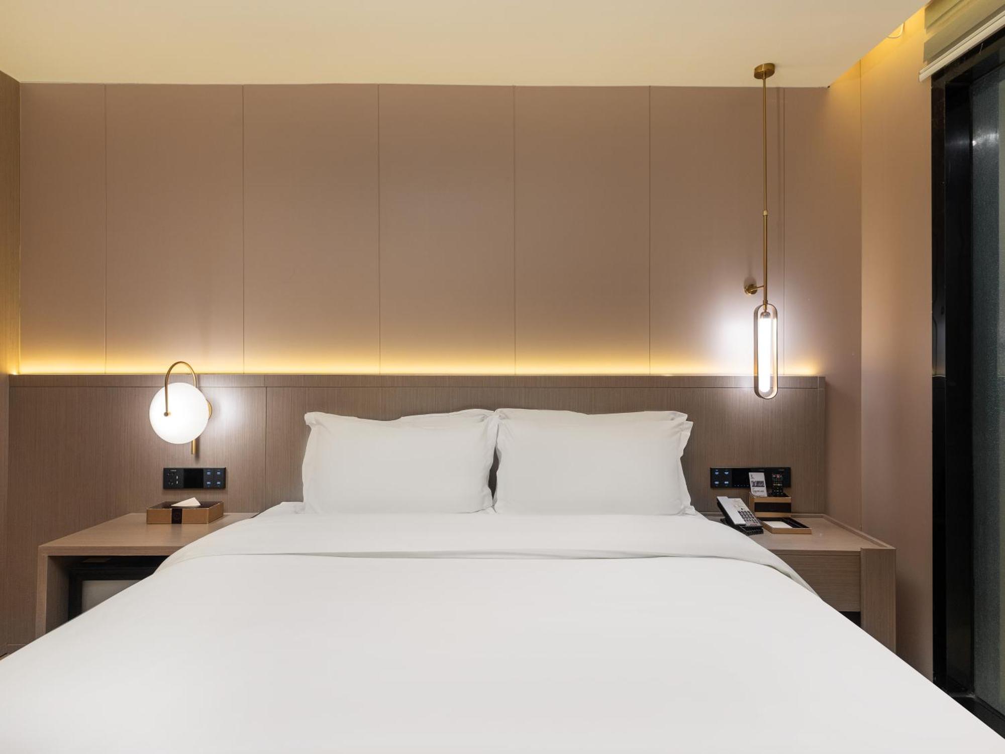 Lavande International Hotel Guangzhou Taikoo Hui Square Shipaiqiao Metro Station Branch - Free Shuttle Bus To Canton Fair Complex During Canton Fair Period & Free Vpn Internet Access Екстер'єр фото