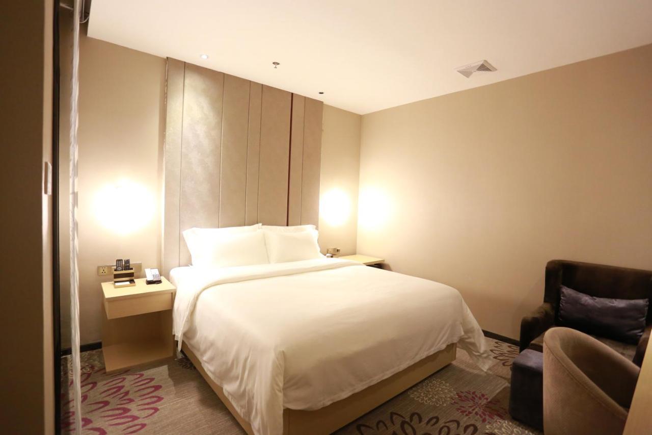 Lavande International Hotel Guangzhou Taikoo Hui Square Shipaiqiao Metro Station Branch - Free Shuttle Bus To Canton Fair Complex During Canton Fair Period & Free Vpn Internet Access Екстер'єр фото
