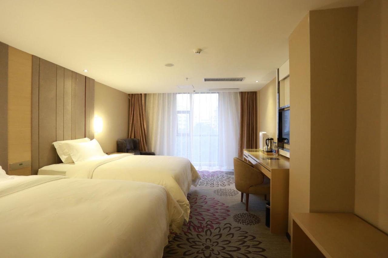 Lavande International Hotel Guangzhou Taikoo Hui Square Shipaiqiao Metro Station Branch - Free Shuttle Bus To Canton Fair Complex During Canton Fair Period & Free Vpn Internet Access Екстер'єр фото