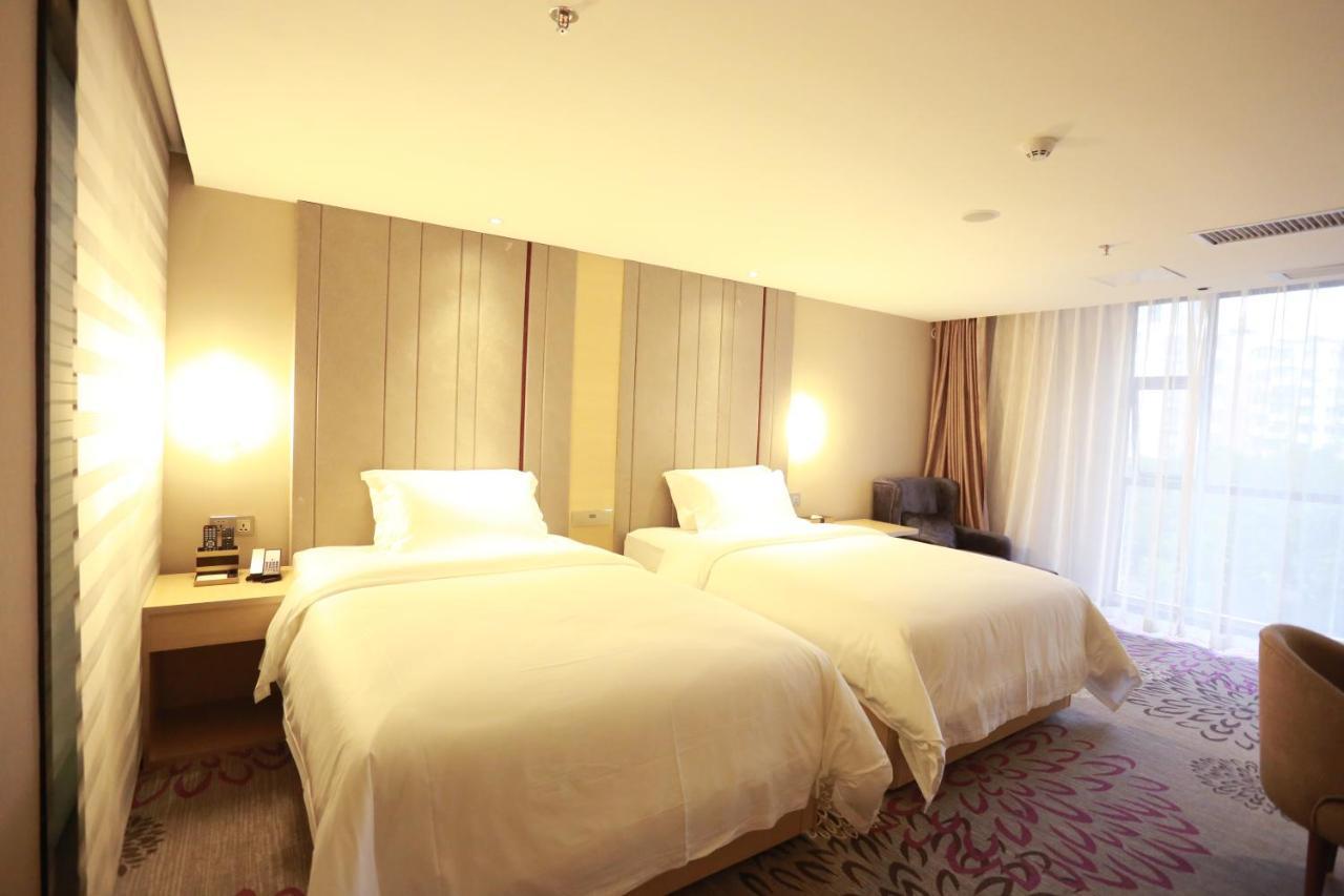 Lavande International Hotel Guangzhou Taikoo Hui Square Shipaiqiao Metro Station Branch - Free Shuttle Bus To Canton Fair Complex During Canton Fair Period & Free Vpn Internet Access Екстер'єр фото